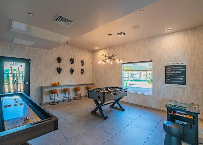 Stadium Area Unit With Balcony Pool Gym Parking Wd *