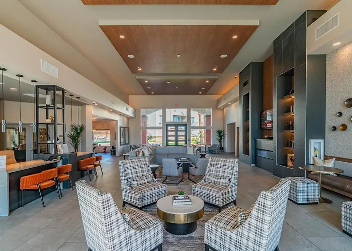 Stadium Area Unit With Balcony Pool Gym Parking Wd Apartment