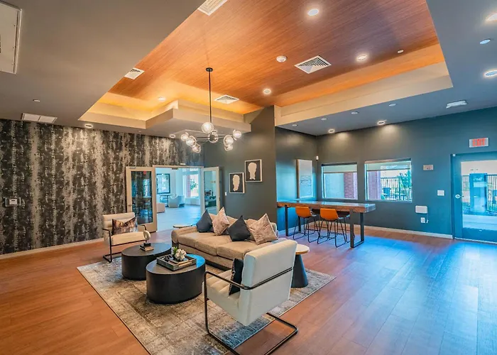 Stadium Area Unit With Balcony Pool Gym Parking Wd