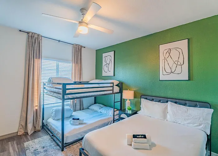 Stadium Area Unit With Balcony Pool Gym Parking Wd * Glendale