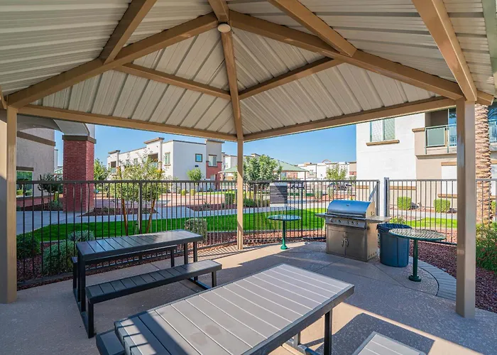 Apartment Stadium Area Unit With Balcony Pool Gym Parking Wd